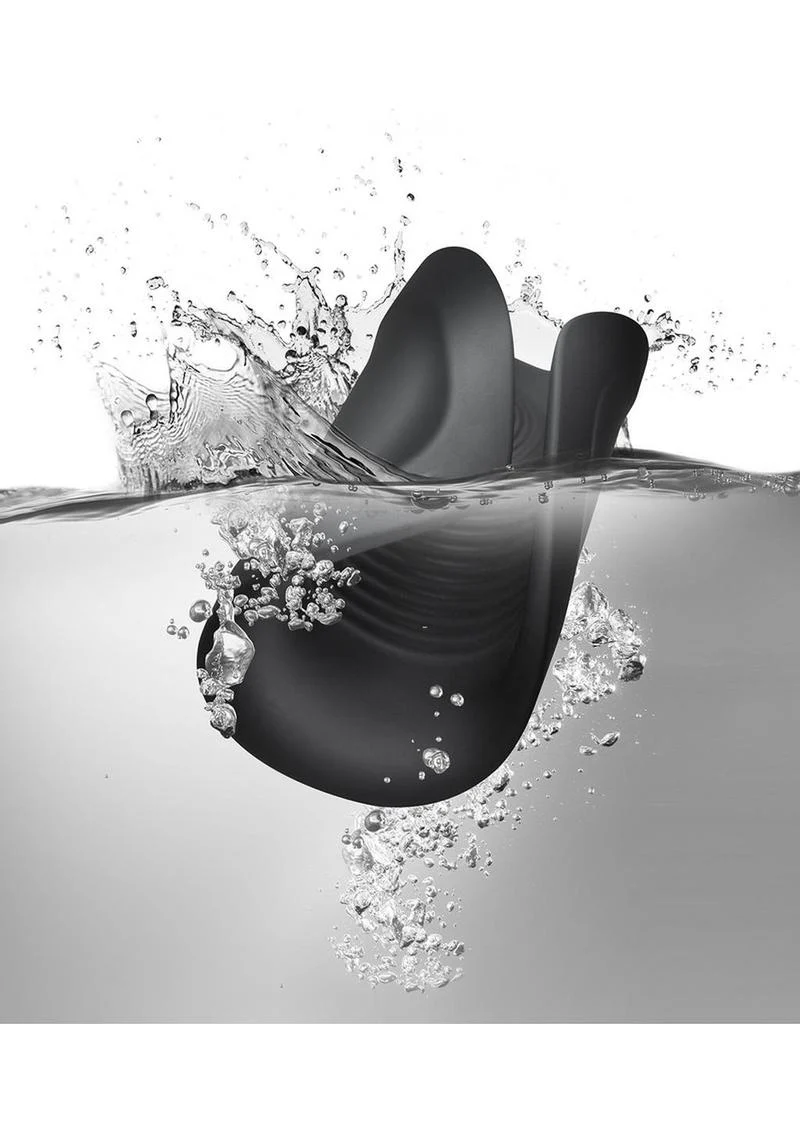 Rush Silicone Vibrating Textured Masturbator - Image 4